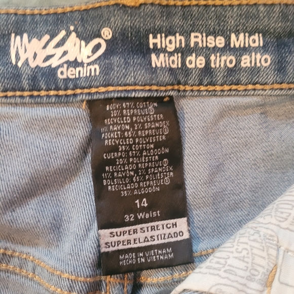 Mossimo High Rise Midi Shorts Medium Wash (Target Brand) - Picture 4 of 9